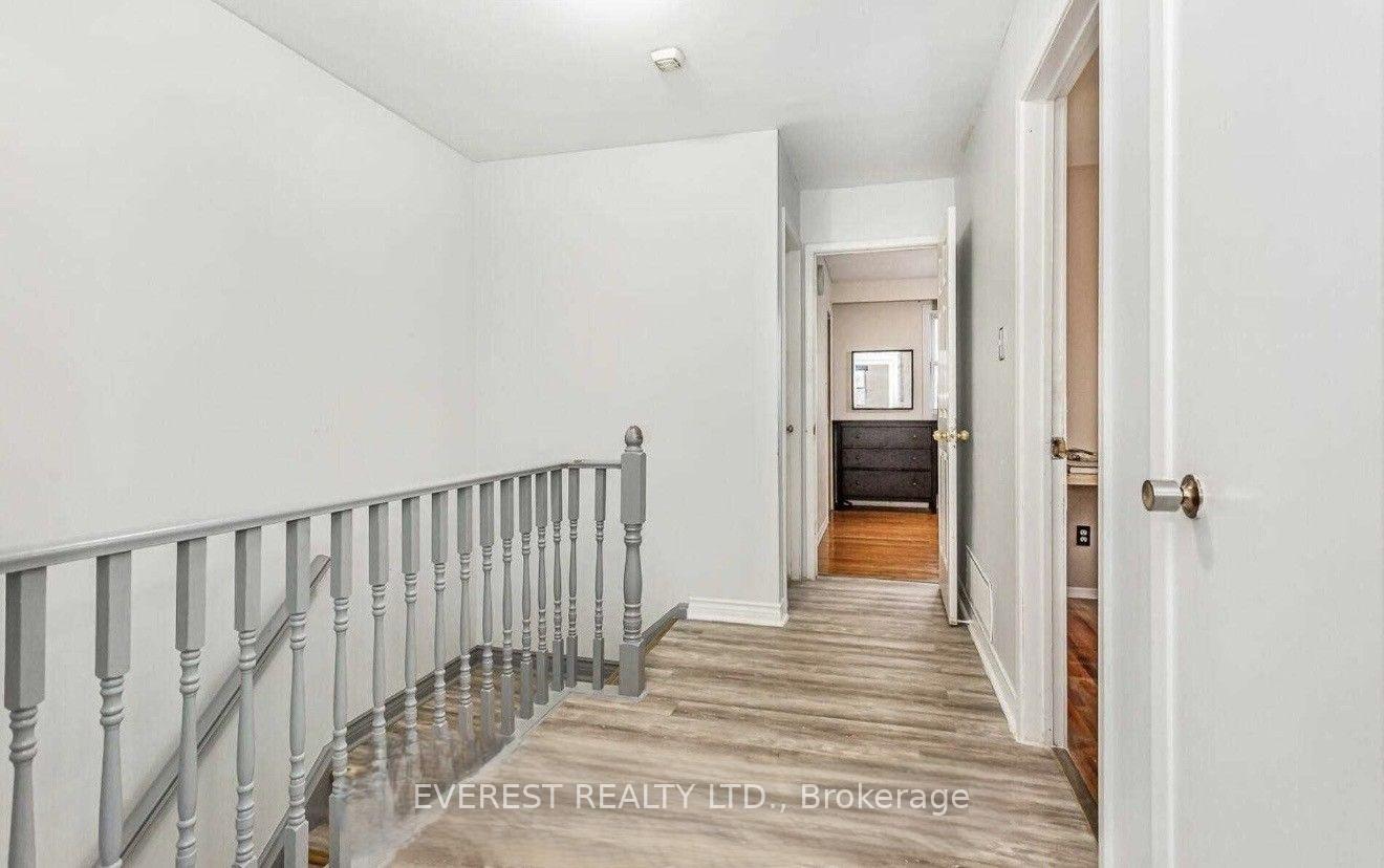 Photo 5 of 7549 Catalpa Road, Mississauga, Malton — HOMEH