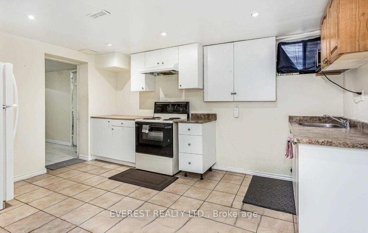 Photo 12 of 7549 Catalpa Road, Mississauga, Malton — HOMEH