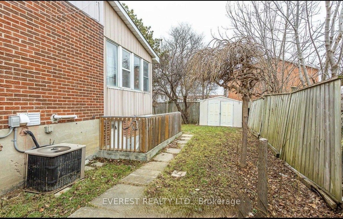 Photo 13 of 7549 Catalpa Road, Mississauga, Malton — HOMEH