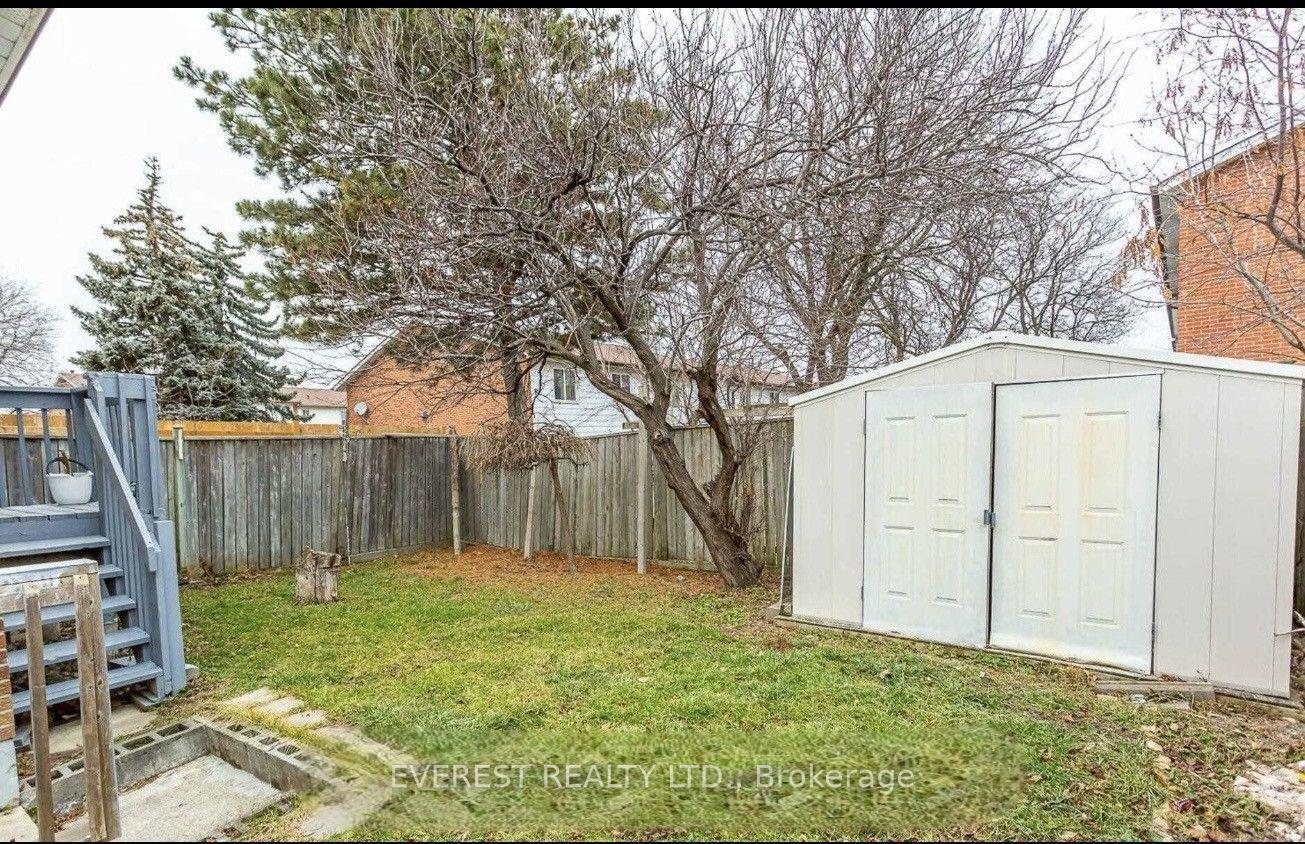 Photo 14 of 7549 Catalpa Road, Mississauga, Malton — HOMEH
