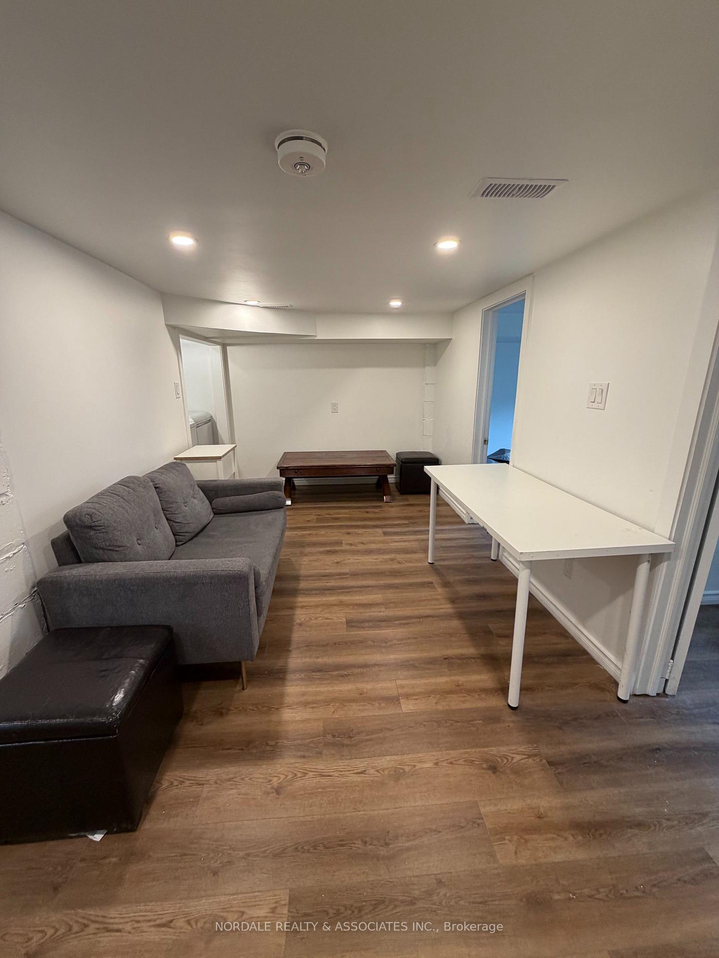 Photo 4 of 187 Aldercrest Road, Etobicoke, Alderwood — HOMEH