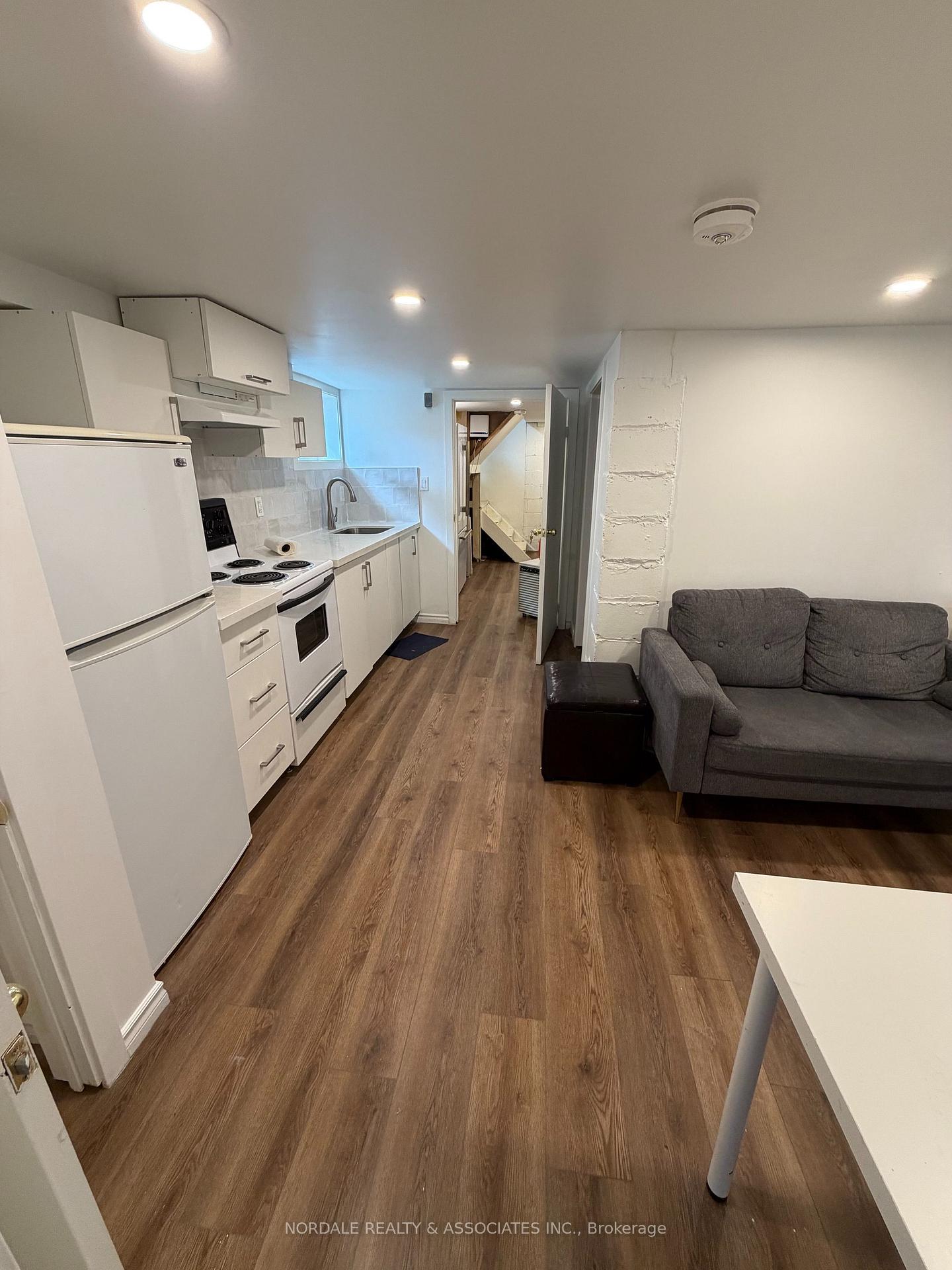 Photo 6 of 187 Aldercrest Road, Etobicoke, Alderwood — HOMEH