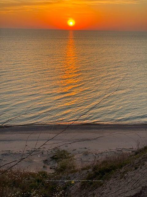 Photo 3 of Unit 32, 24071 Hendrick Road, Bluewater, Hay — HOMEH