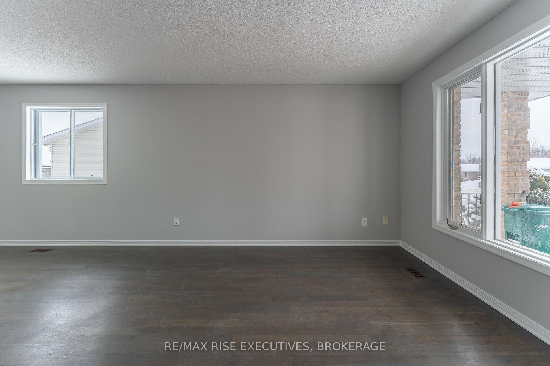 Photo 4 of Unit 1, 312 Waterloo Drive, Kingston, East Gardiners Rd — HOMEH