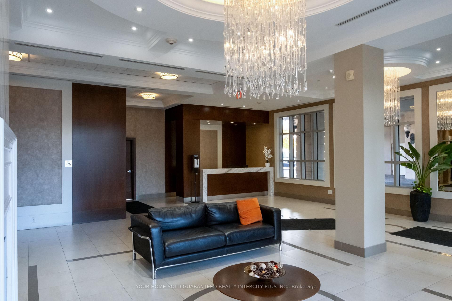 Photo 5 of Unit 418, 2396 Major Mackenzie Drive, Vaughan, Maple — HOMEH