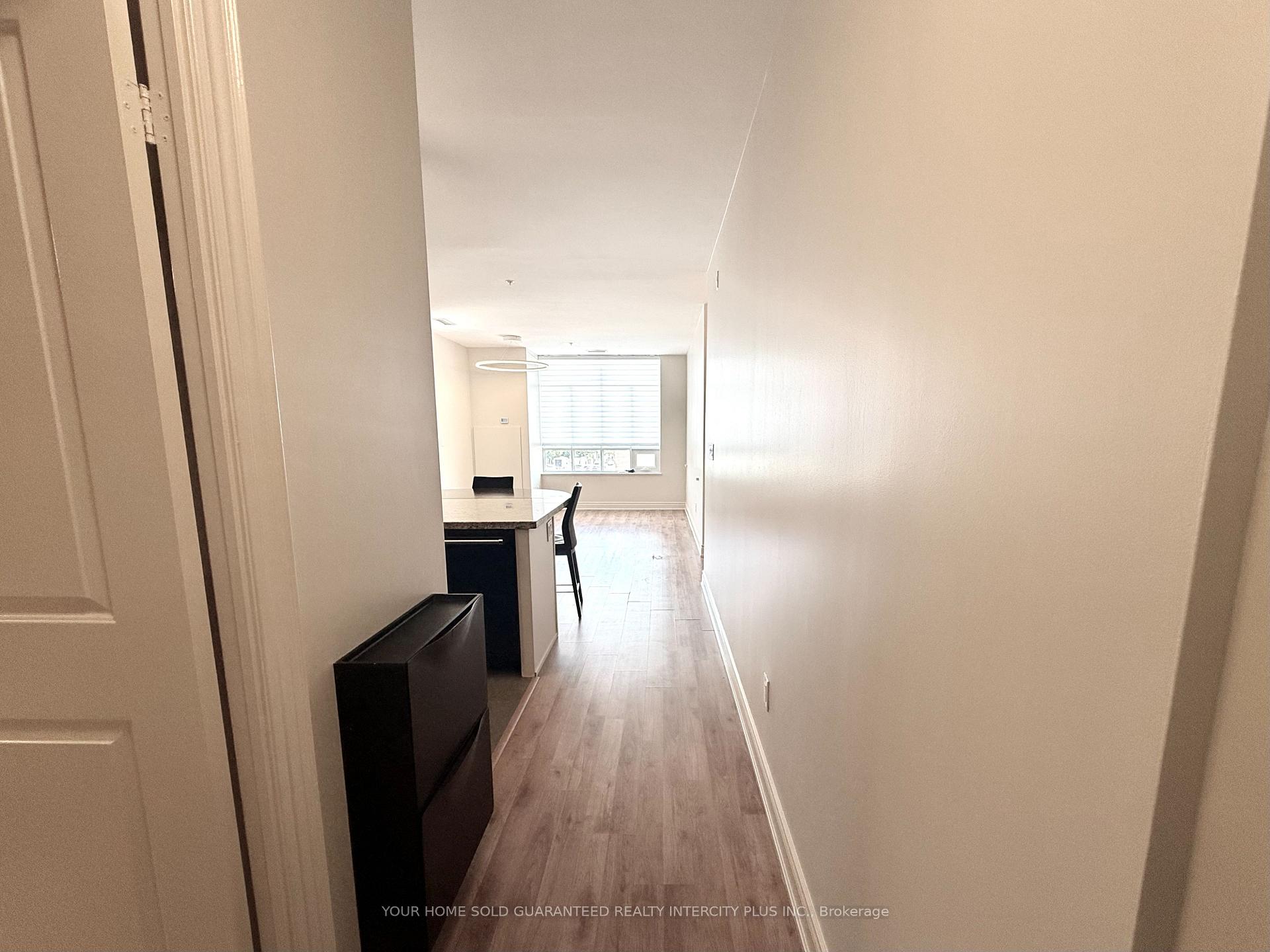 Photo 6 of Unit 418, 2396 Major Mackenzie Drive, Vaughan, Maple — HOMEH