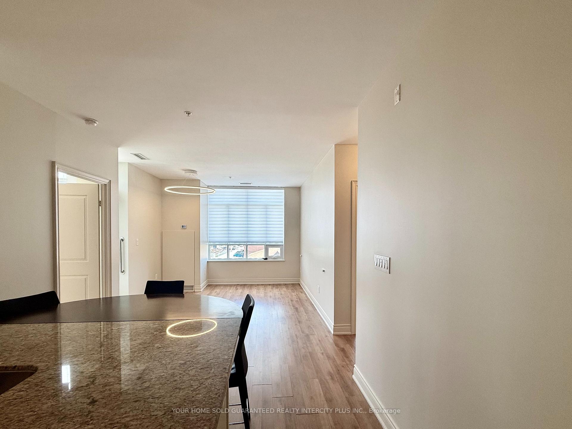 Photo 7 of Unit 418, 2396 Major Mackenzie Drive, Vaughan, Maple — HOMEH