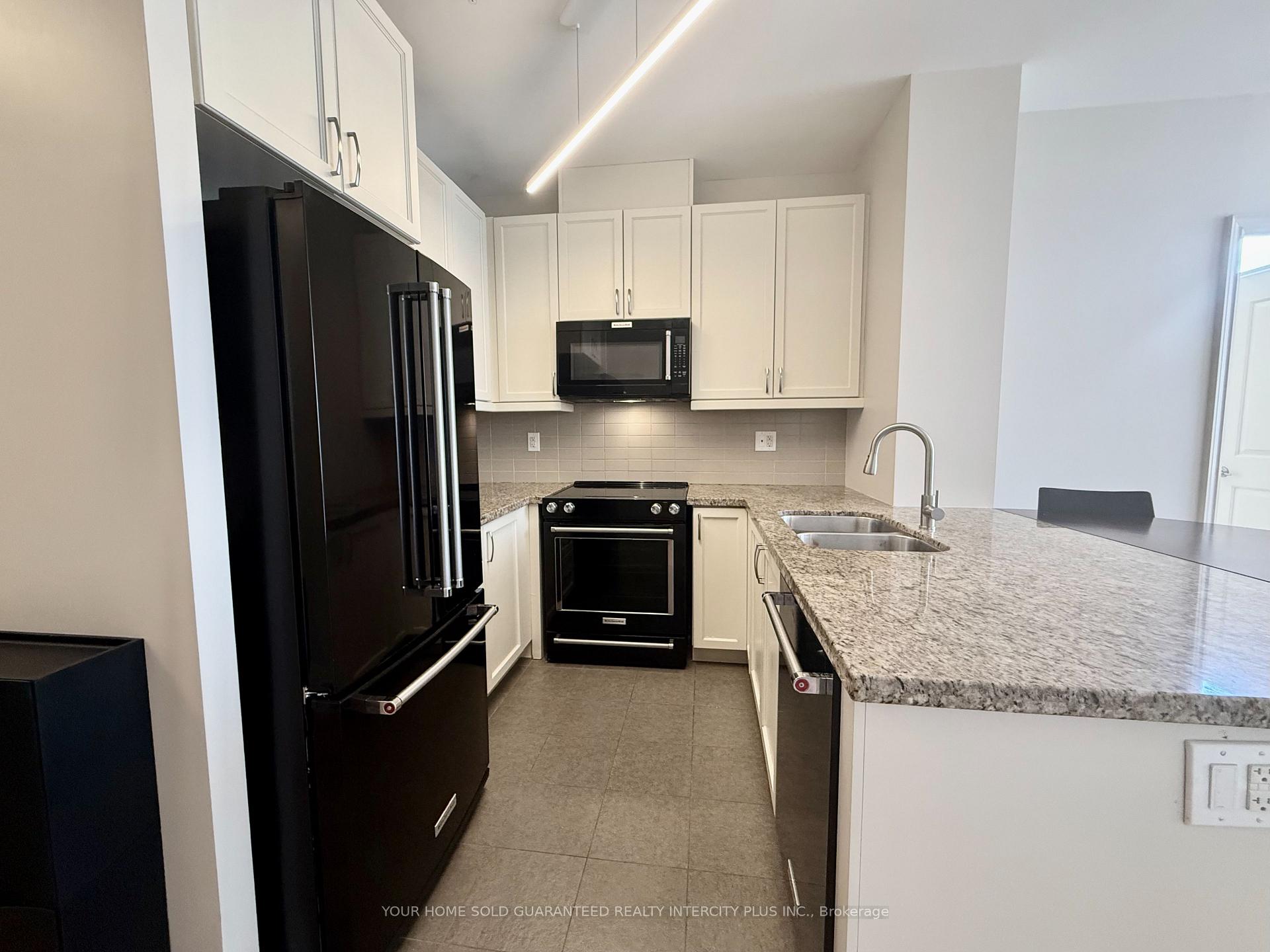 Photo 8 of Unit 418, 2396 Major Mackenzie Drive, Vaughan, Maple — HOMEH