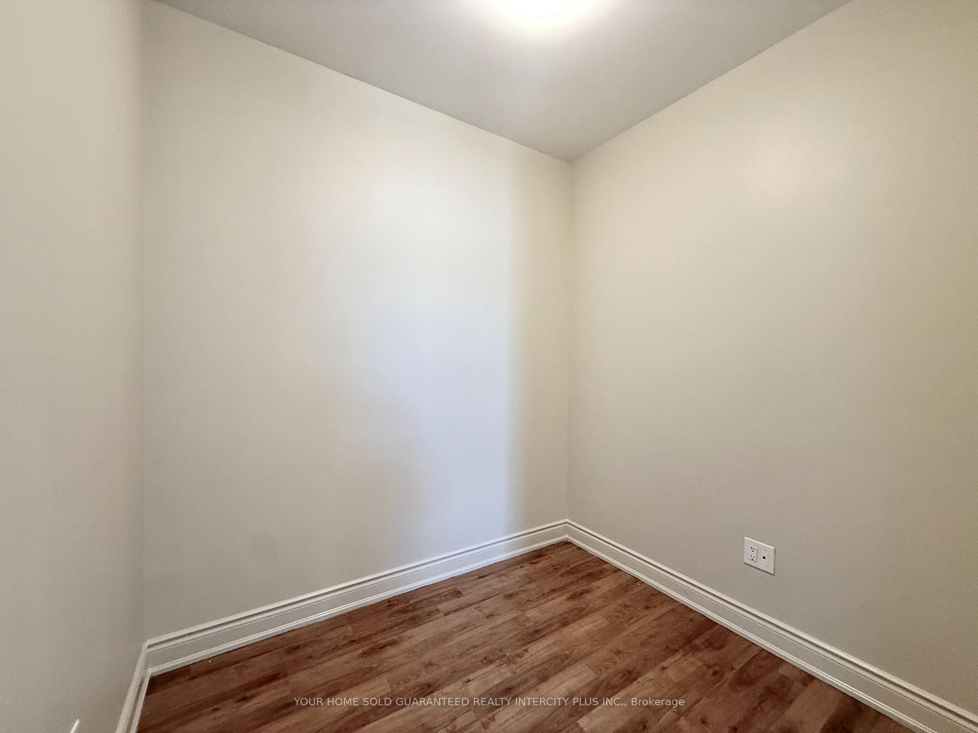 Photo 25 of Unit 418, 2396 Major Mackenzie Drive, Vaughan, Maple — HOMEH