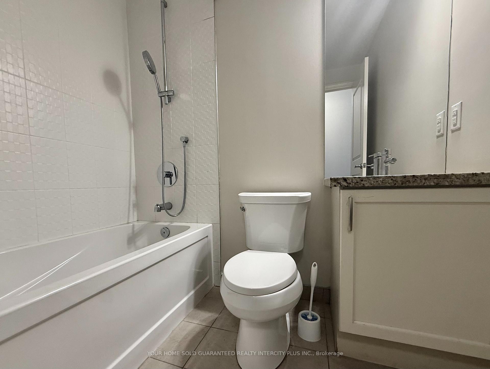 Photo 27 of Unit 418, 2396 Major Mackenzie Drive, Vaughan, Maple — HOMEH