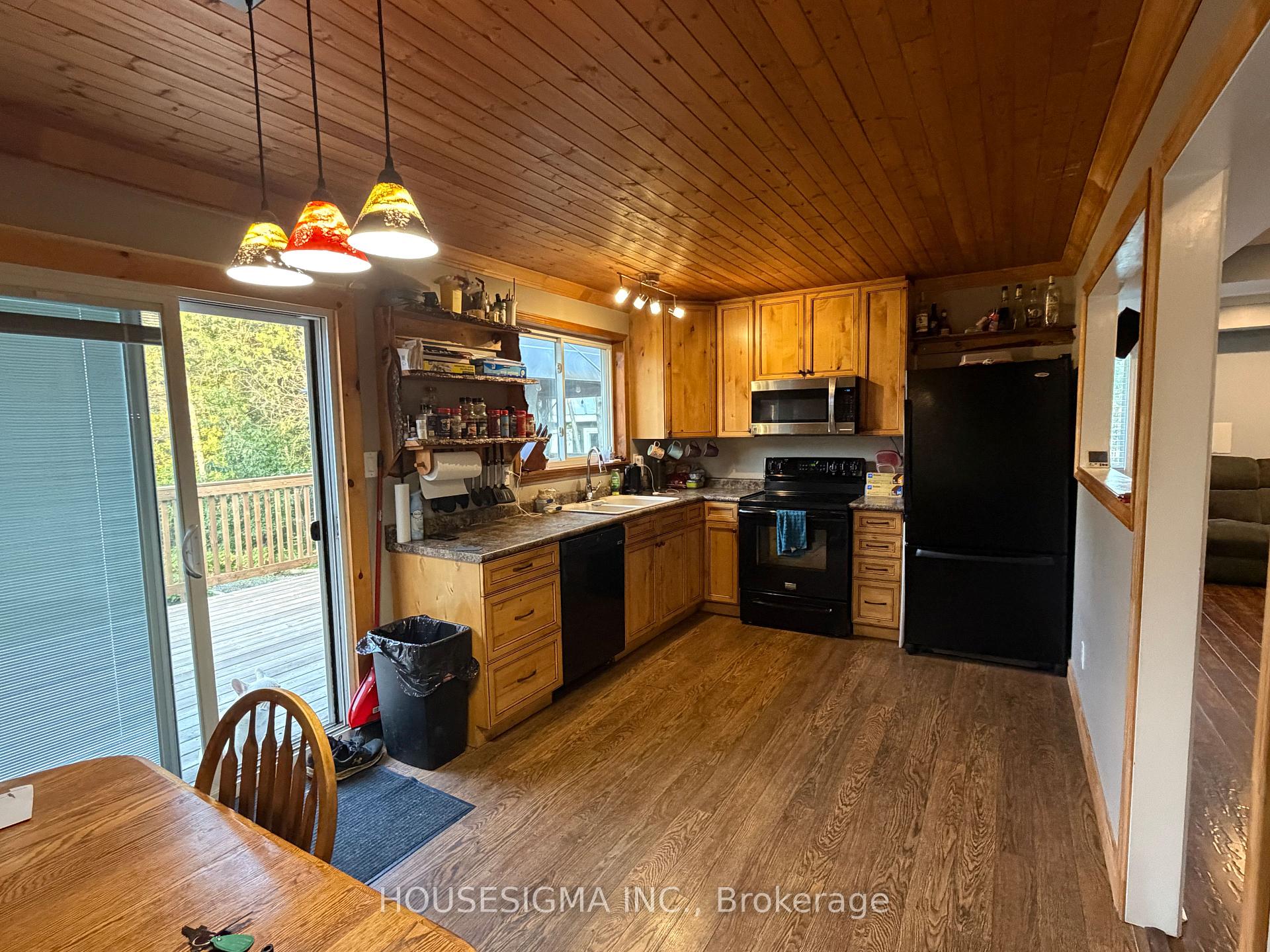 Photo 6 of 16 Mazepa Place, Oro-Medonte, Hawkestone — HOMEH