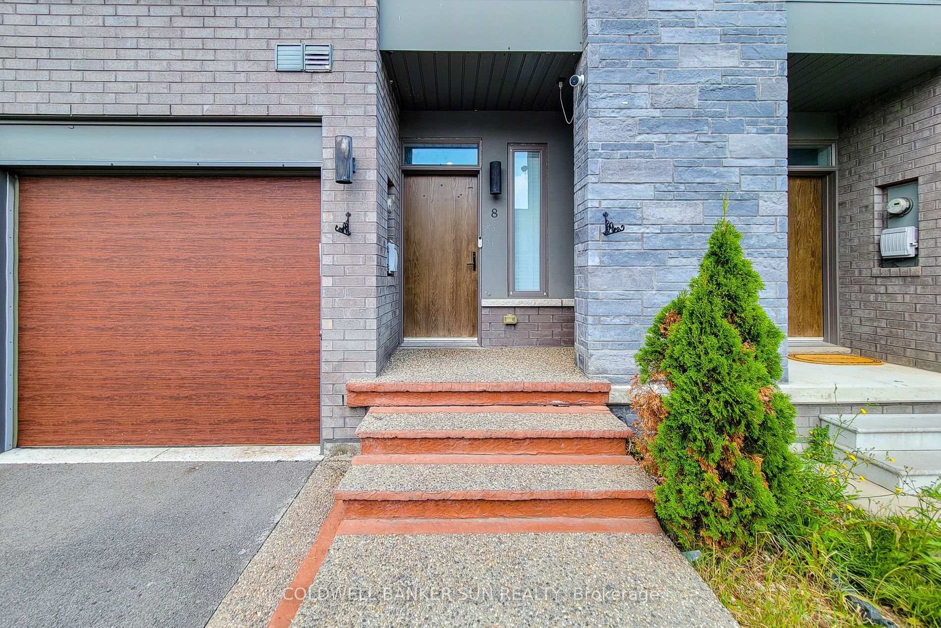Photo 4 of 8 Bedrock Drive, Hamilton, Stoney Creek Mountain — HOMEH