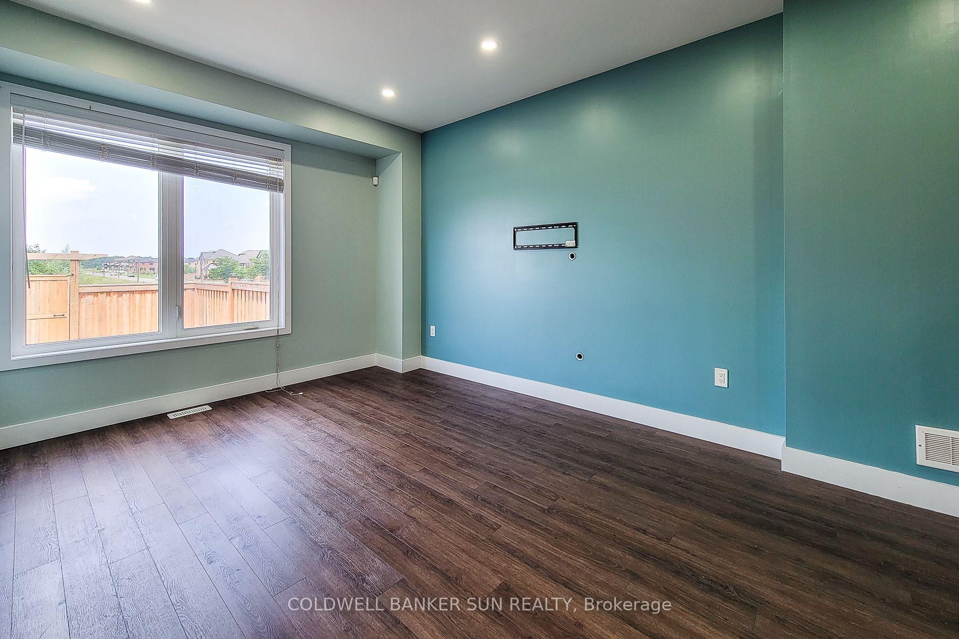 Photo 10 of 8 Bedrock Drive, Hamilton, Stoney Creek Mountain — HOMEH