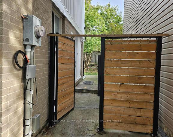 Photo 3 of 38 Jackman Drive, Brampton, Northgate — HOMEH