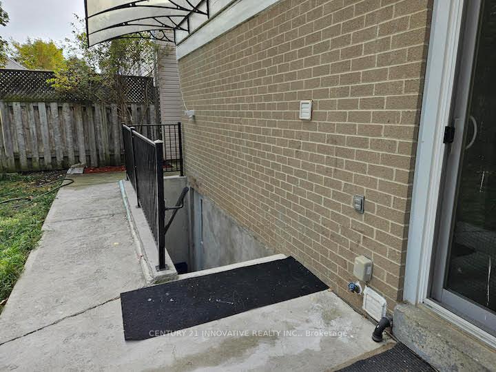 Photo 4 of 38 Jackman Drive, Brampton, Northgate — HOMEH