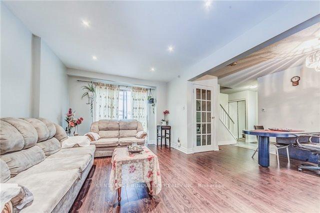 Photo 15 of 38 Jackman Drive, Brampton, Northgate — HOMEH
