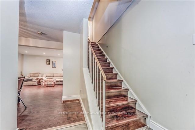 Photo 17 of 38 Jackman Drive, Brampton, Northgate — HOMEH