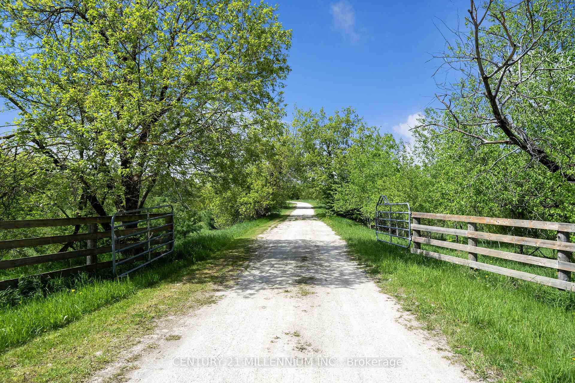Photo 4 of 5204 Ninth Line, Erin, Rural Erin — HOMEH
