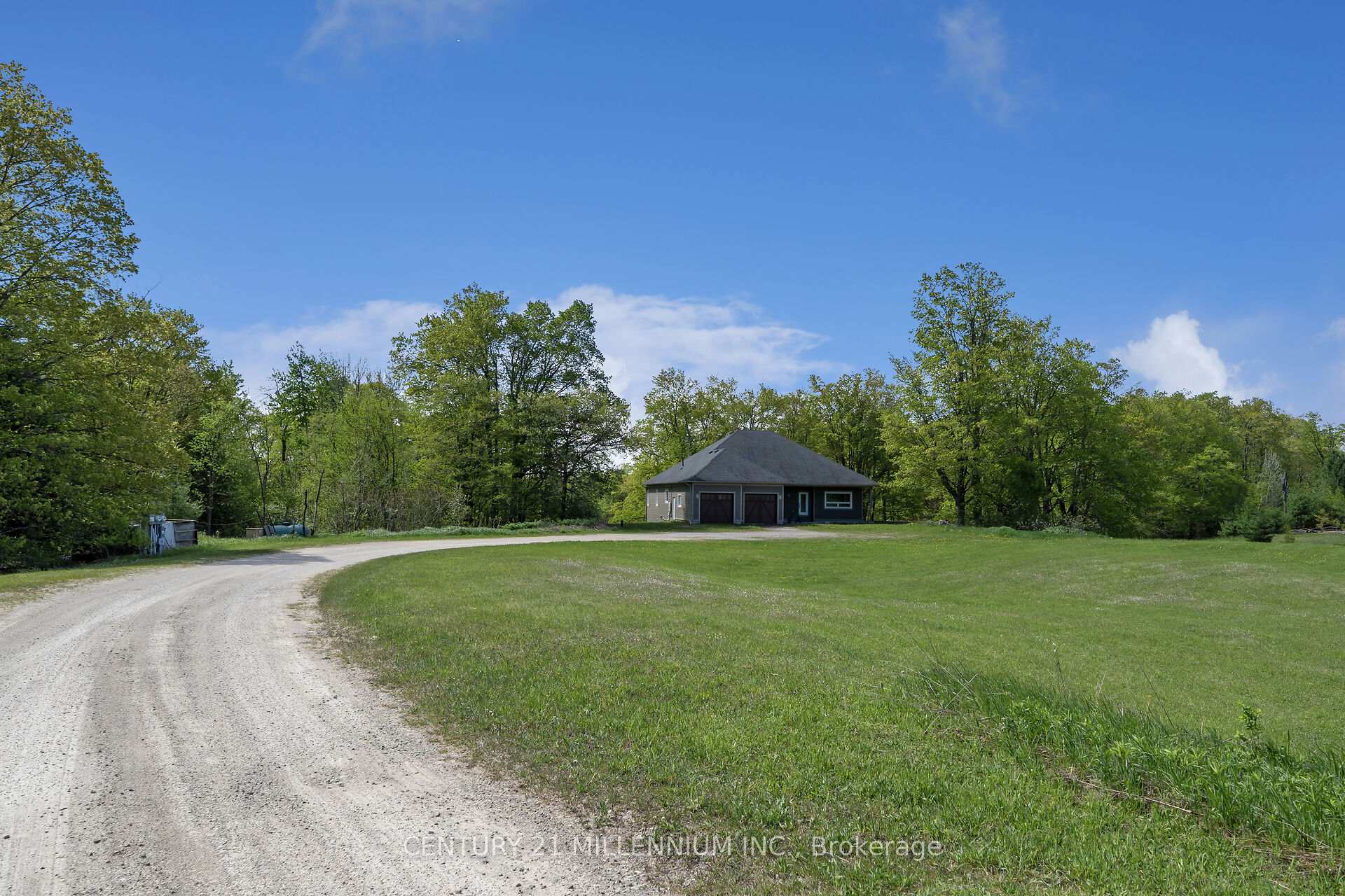 Photo 5 of 5204 Ninth Line, Erin, Rural Erin — HOMEH