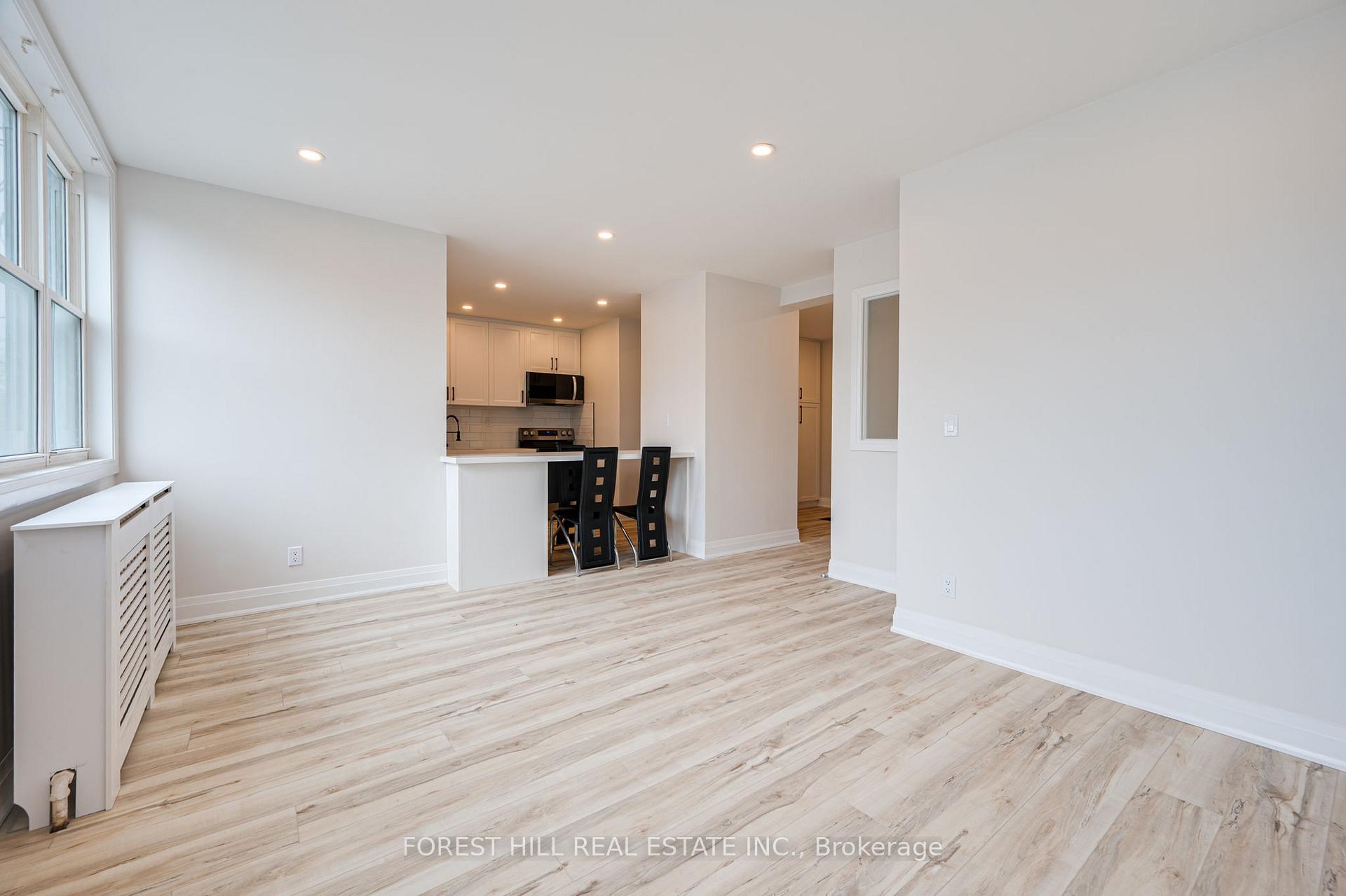 Photo of Unit 2, 7725 Yonge Street