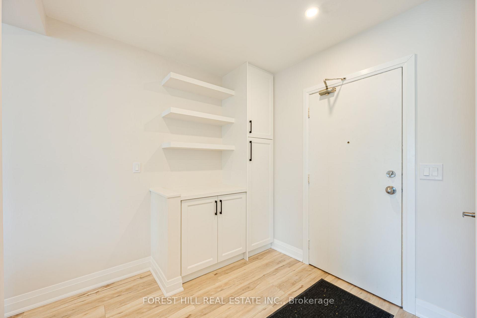 Photo 3 of Unit 2, 7725 Yonge Street, Markham, Thornhill — HOMEH