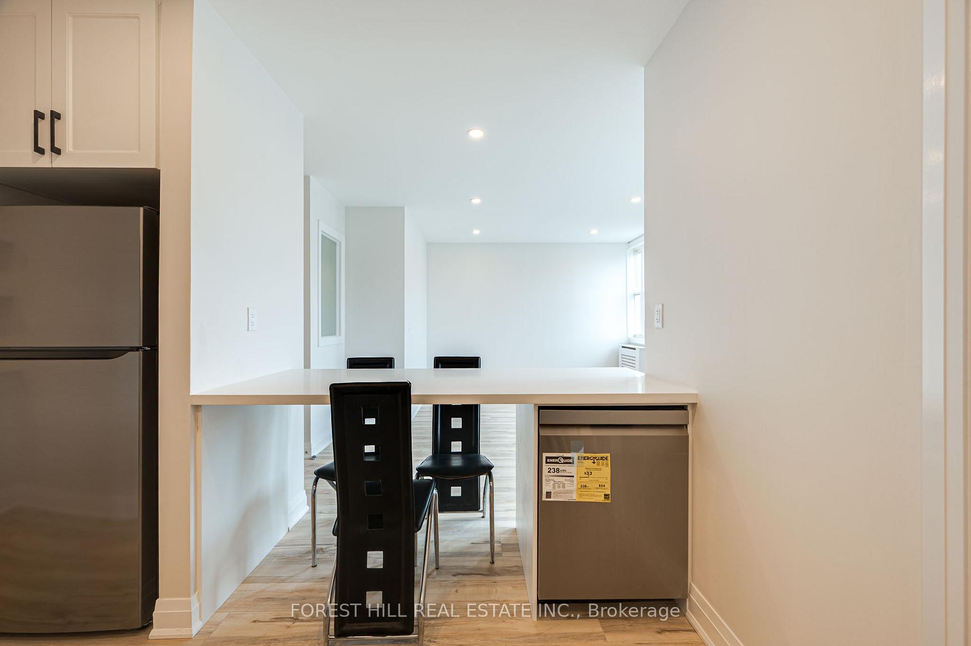 Photo 10 of Unit 2, 7725 Yonge Street, Markham, Thornhill — HOMEH