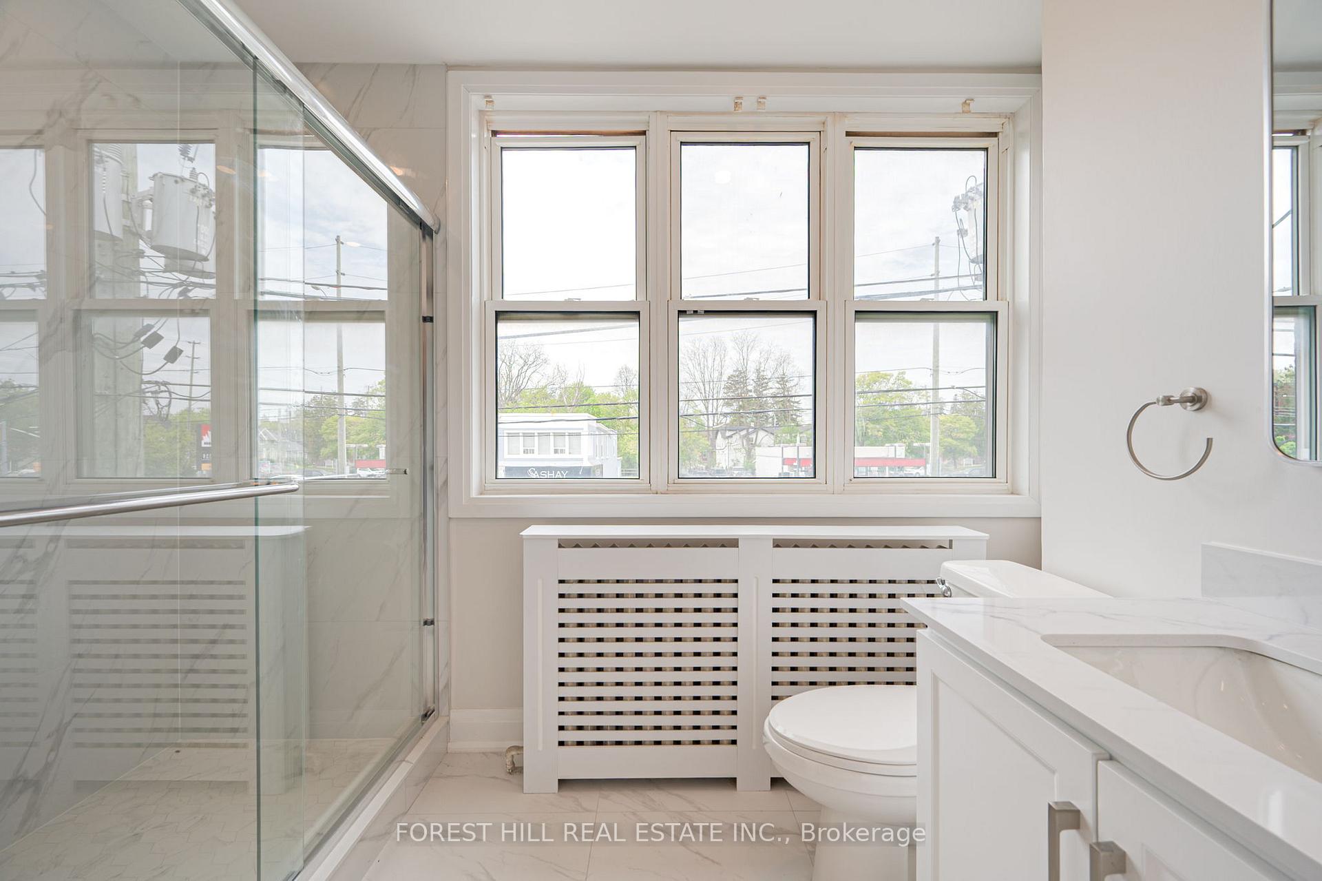 Photo 11 of Unit 2, 7725 Yonge Street, Markham, Thornhill — HOMEH