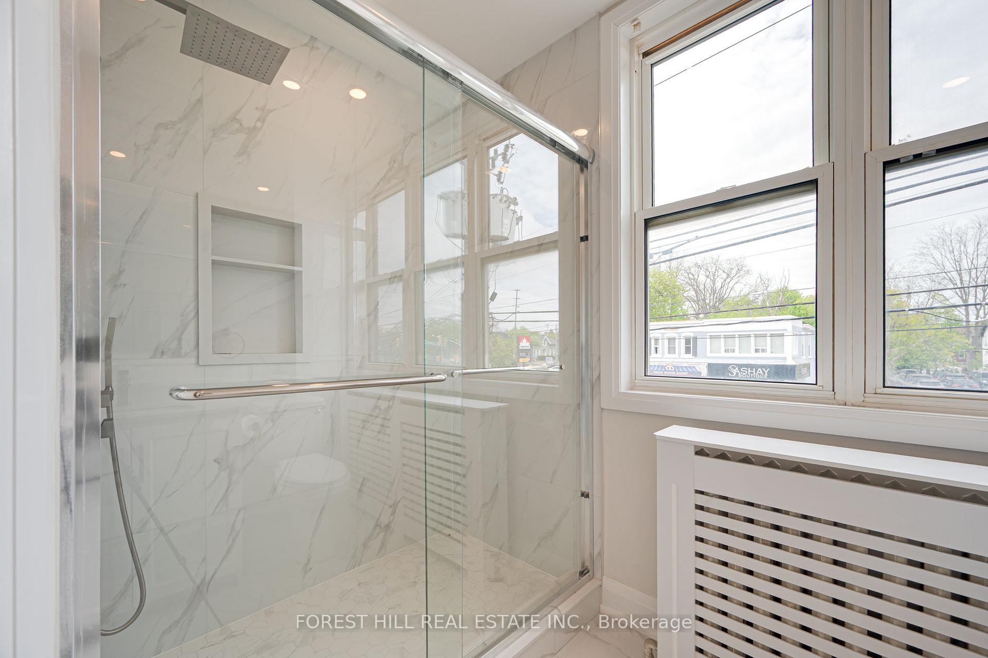 Photo 13 of Unit 2, 7725 Yonge Street, Markham, Thornhill — HOMEH
