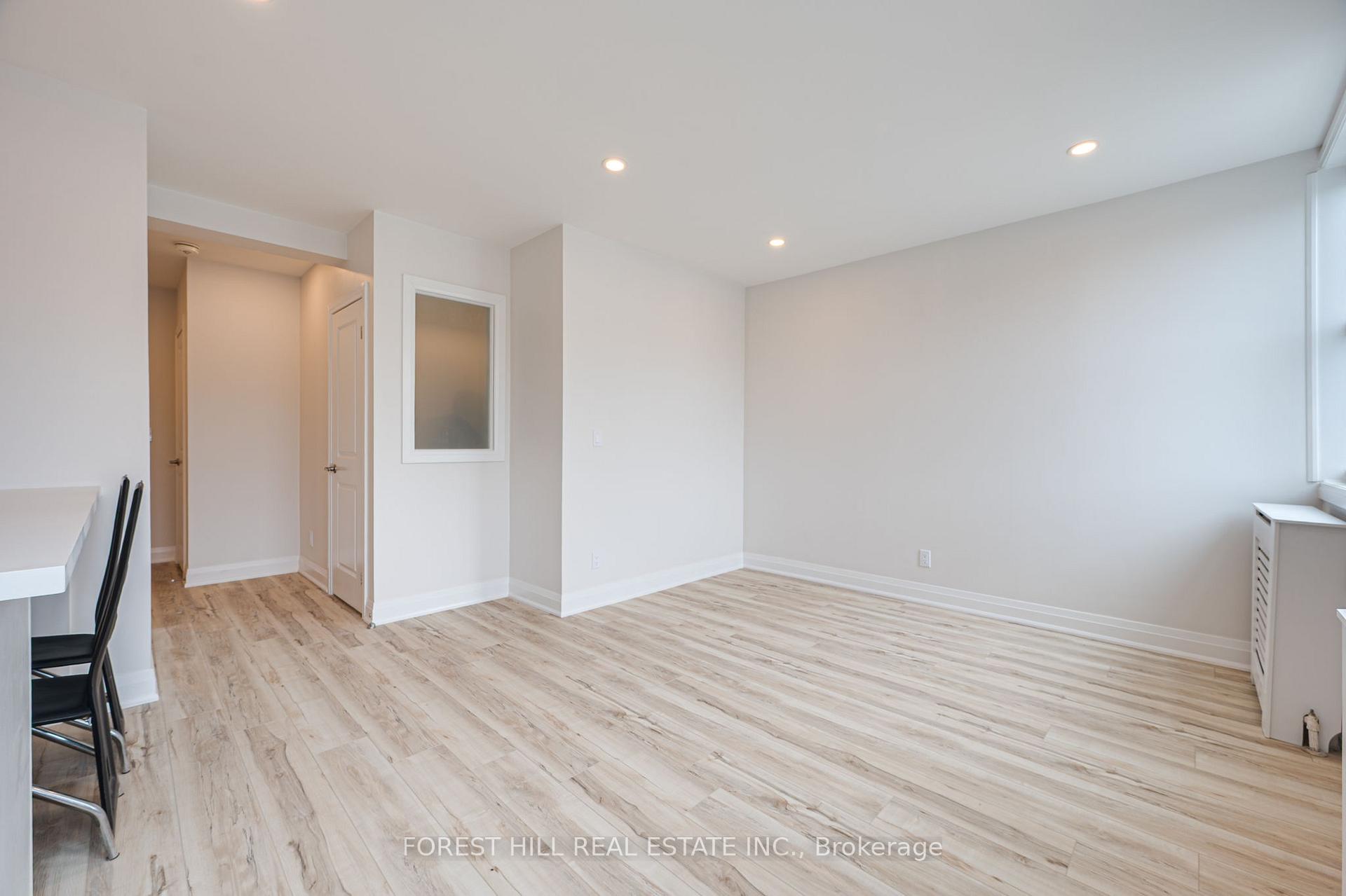 Photo 16 of Unit 2, 7725 Yonge Street, Markham, Thornhill — HOMEH