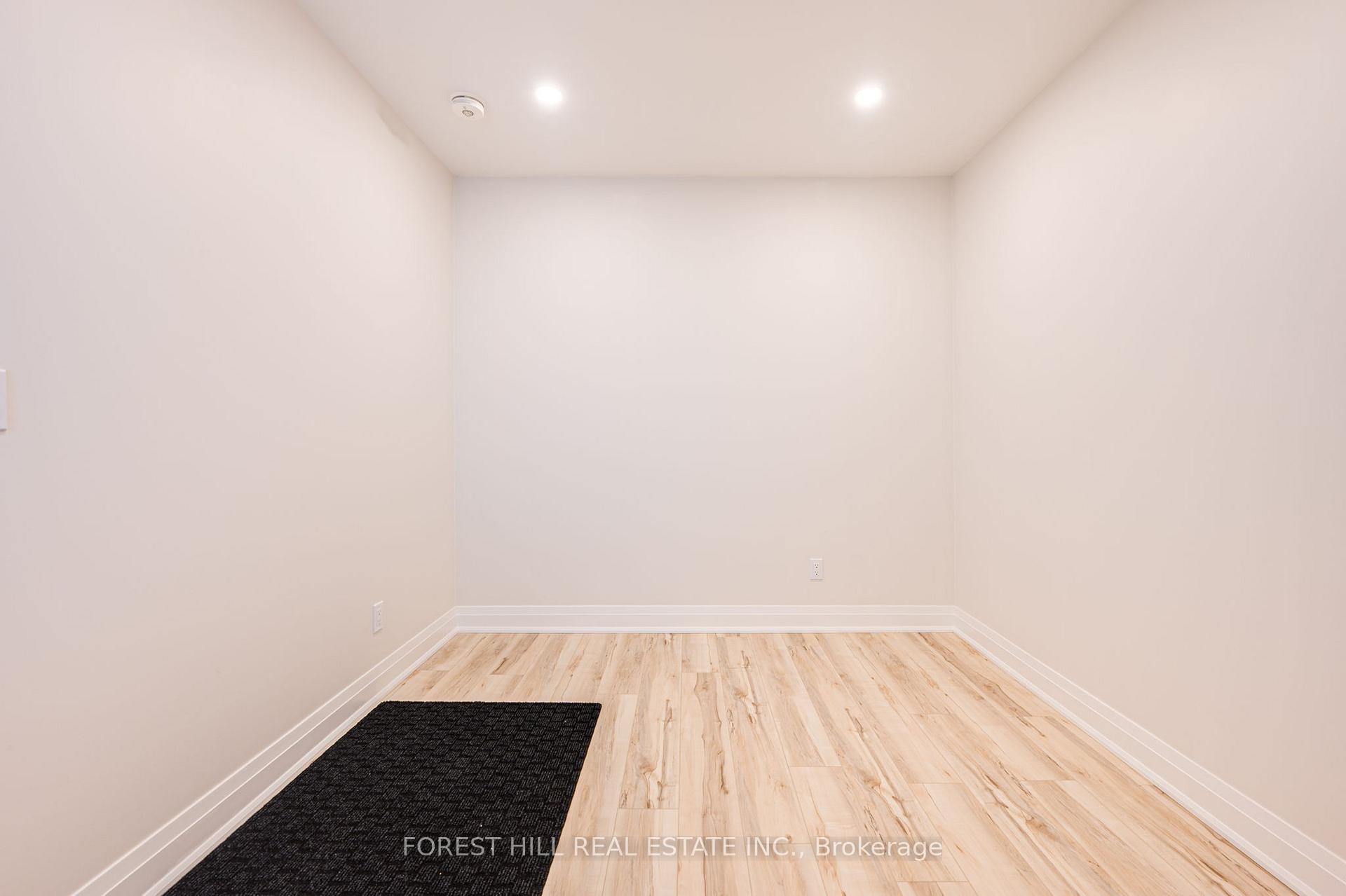Photo 23 of Unit 2, 7725 Yonge Street, Markham, Thornhill — HOMEH