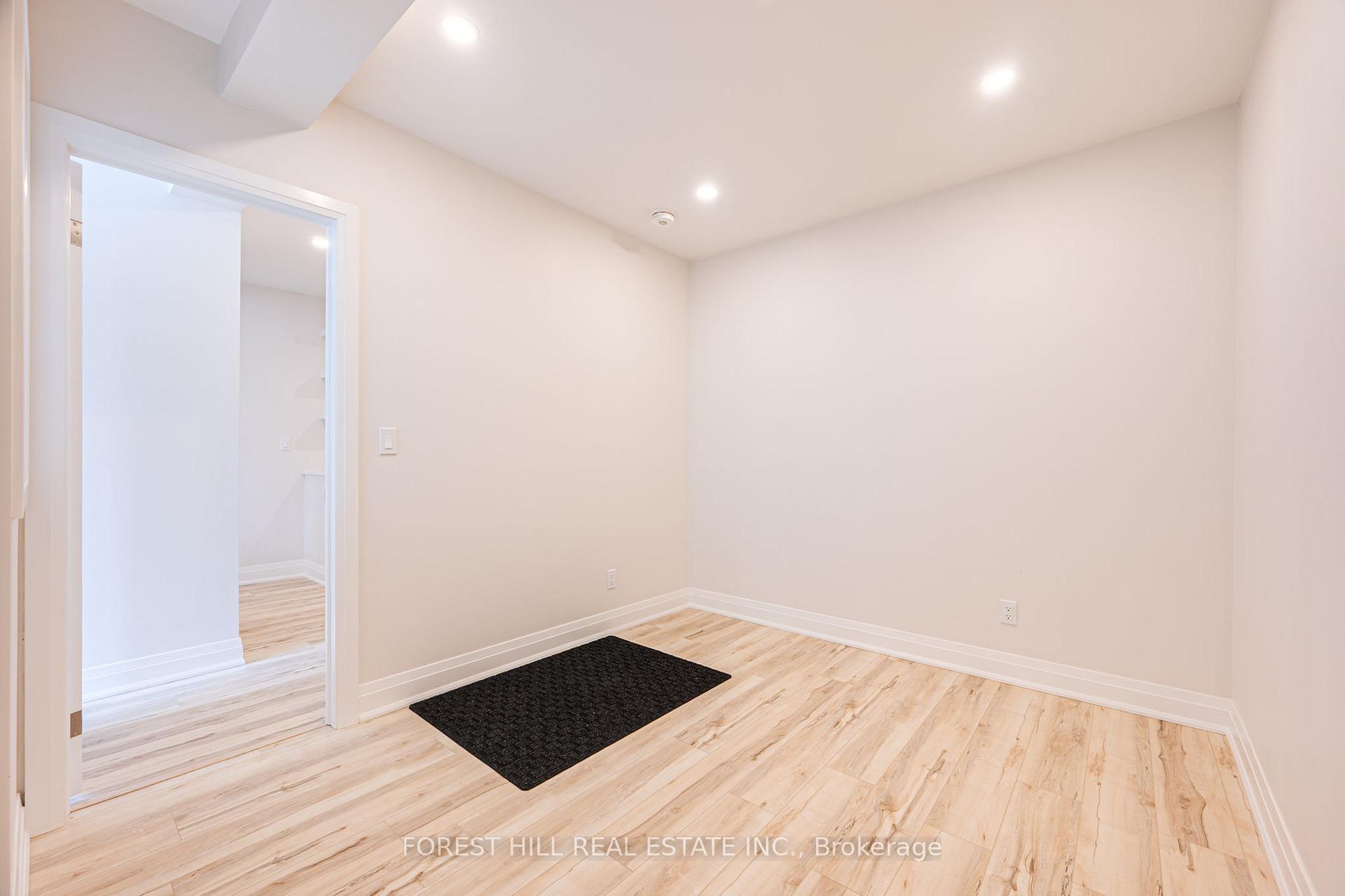 Photo 24 of Unit 2, 7725 Yonge Street, Markham, Thornhill — HOMEH
