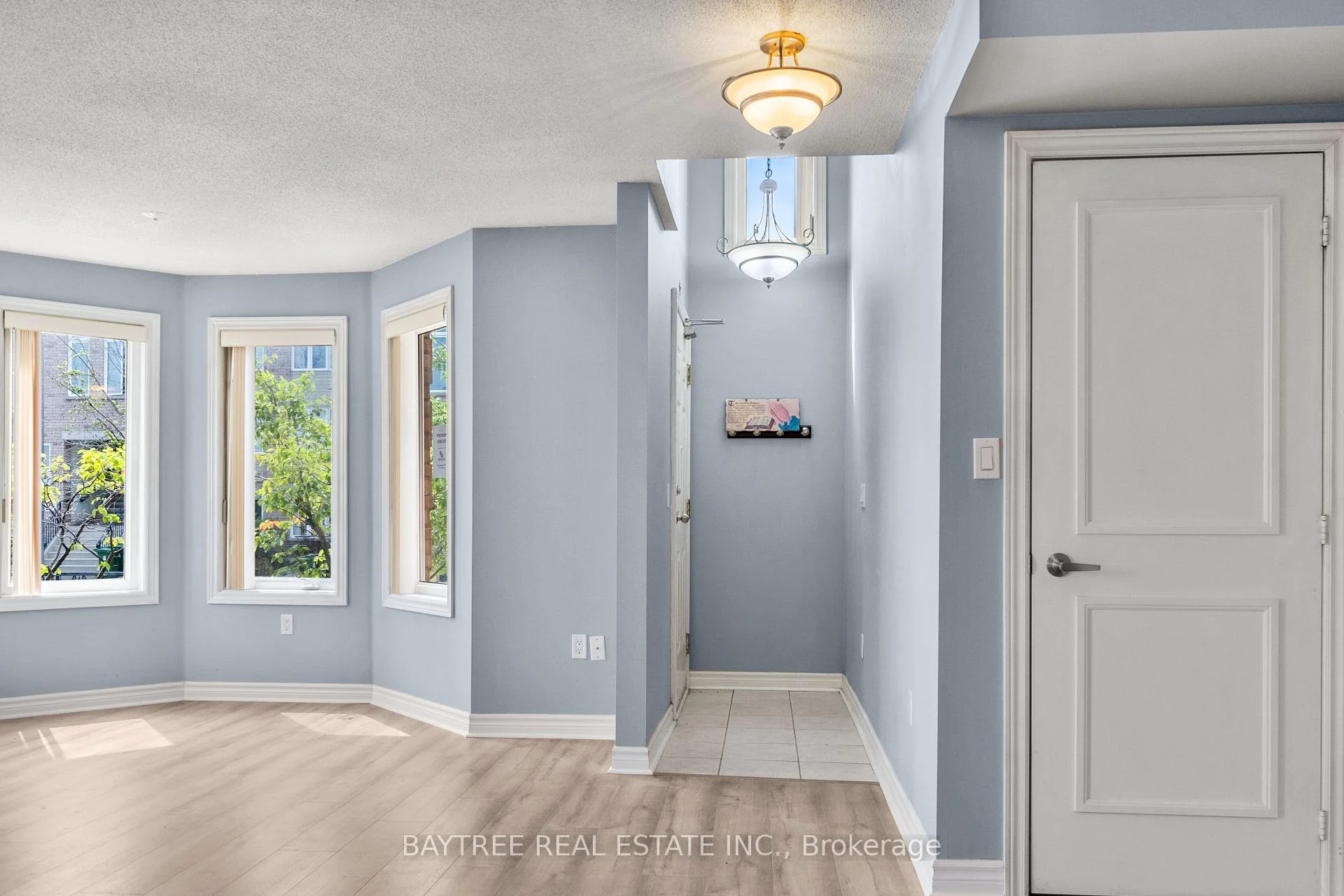 Photo 3 of Unit 102, 80 Aerodrome Crescent, Toronto, Thorncliffe Park — HOMEH