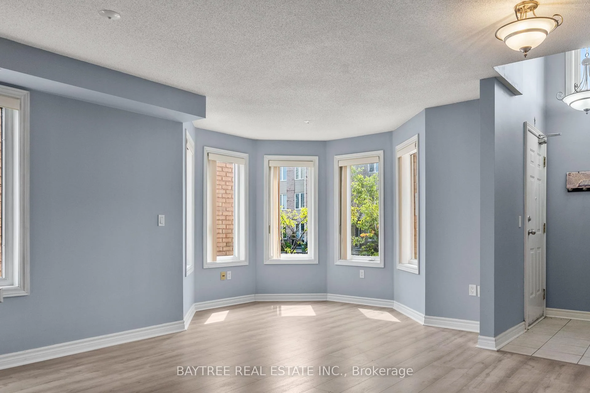 Photo 4 of Unit 102, 80 Aerodrome Crescent, Toronto, Thorncliffe Park — HOMEH
