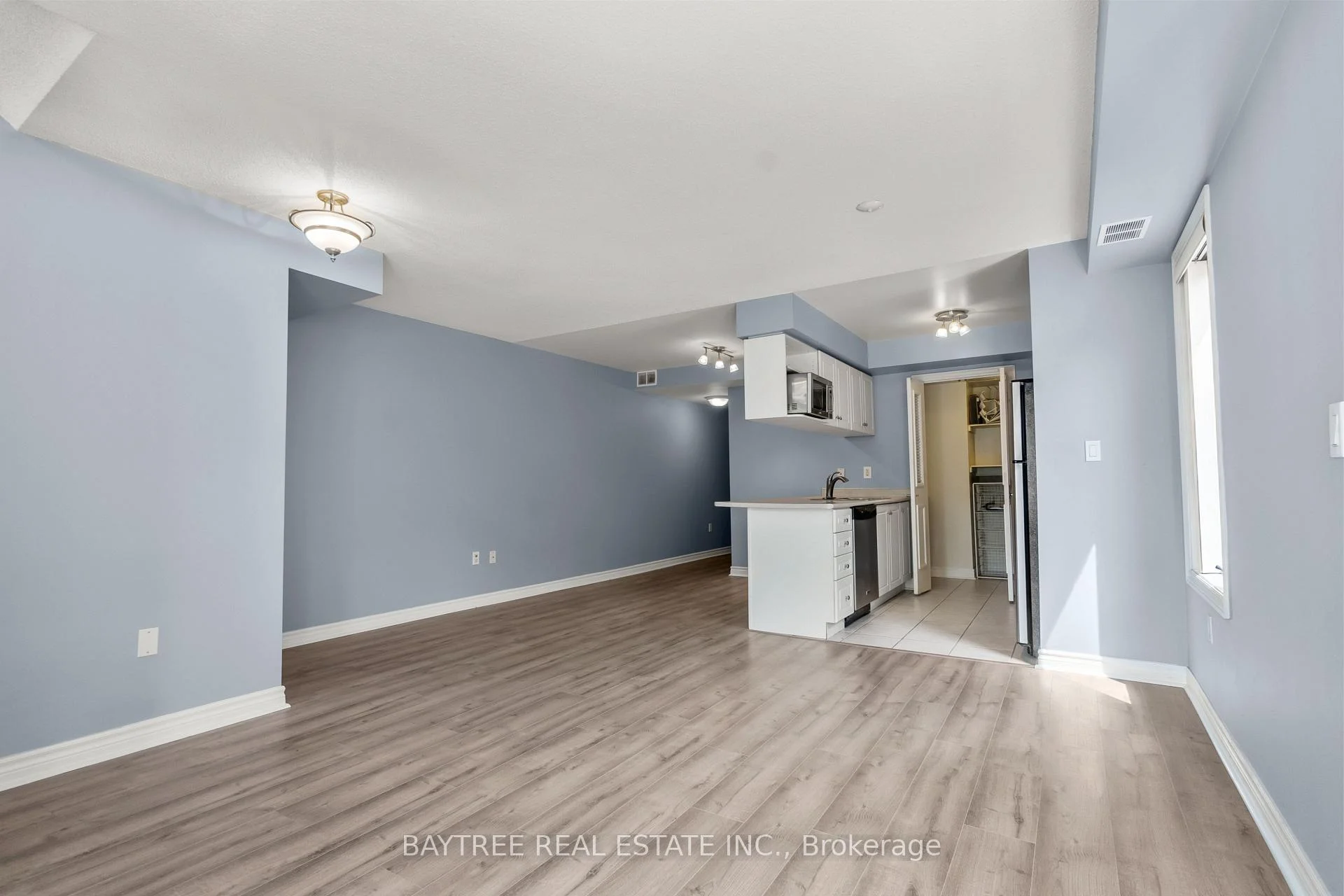 Photo 5 of Unit 102, 80 Aerodrome Crescent, Toronto, Thorncliffe Park — HOMEH