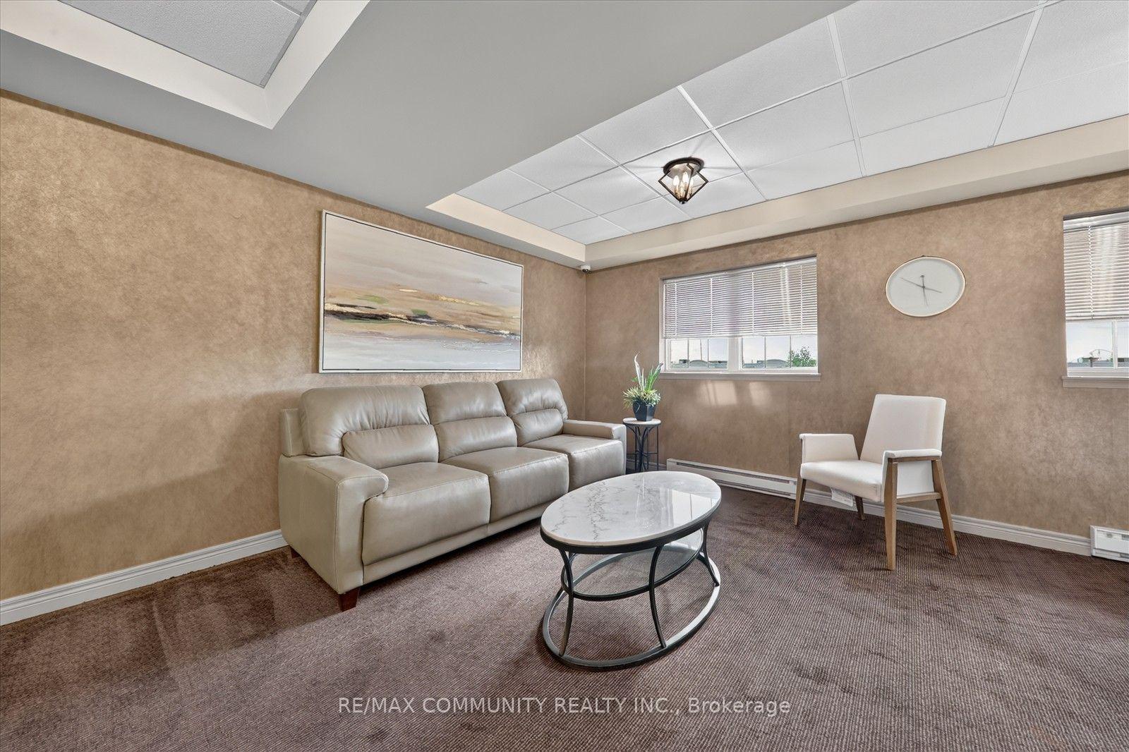 Photo 9 of Unit 308, 9431 Jane Street, Vaughan, Maple — HOMEH