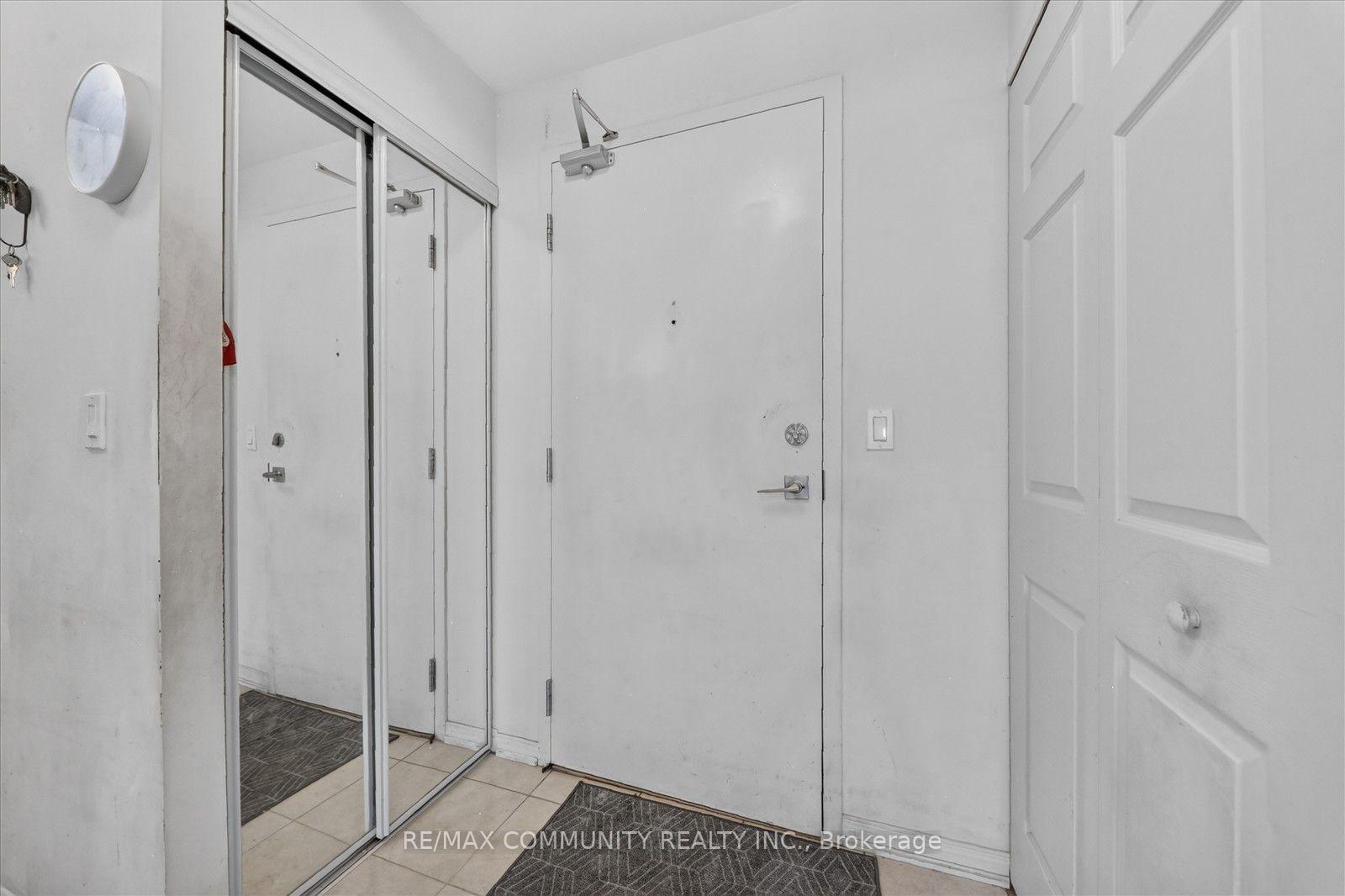 Photo 11 of Unit 308, 9431 Jane Street, Vaughan, Maple — HOMEH