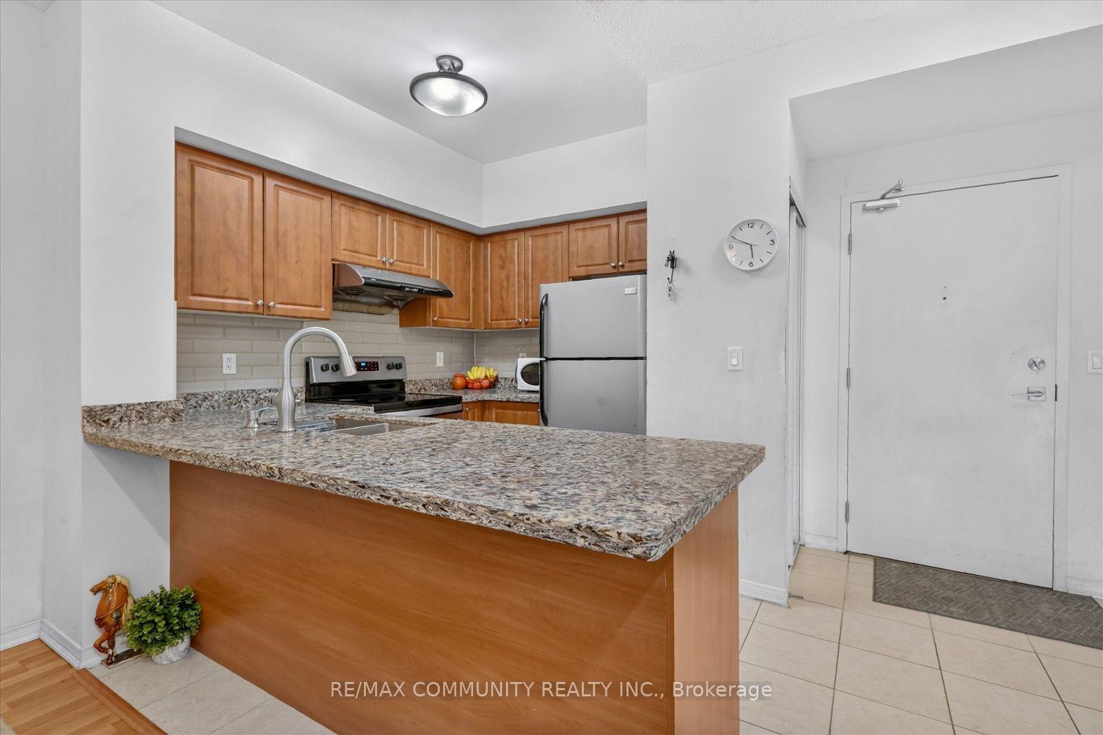 Photo 13 of Unit 308, 9431 Jane Street, Vaughan, Maple — HOMEH