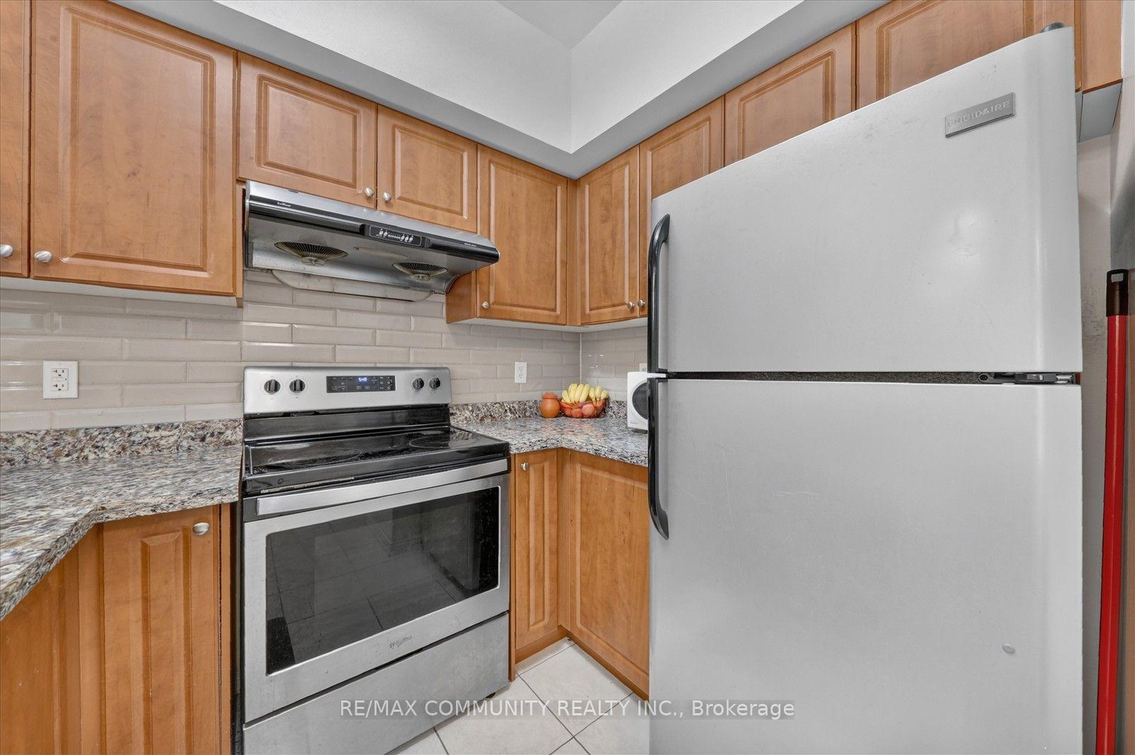 Photo 15 of Unit 308, 9431 Jane Street, Vaughan, Maple — HOMEH