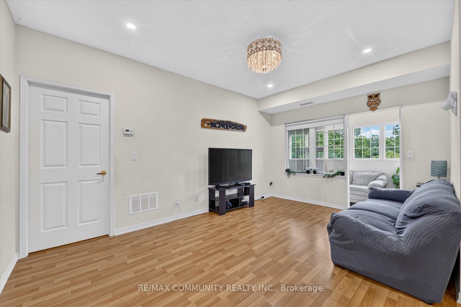 Photo 18 of Unit 308, 9431 Jane Street, Vaughan, Maple — HOMEH
