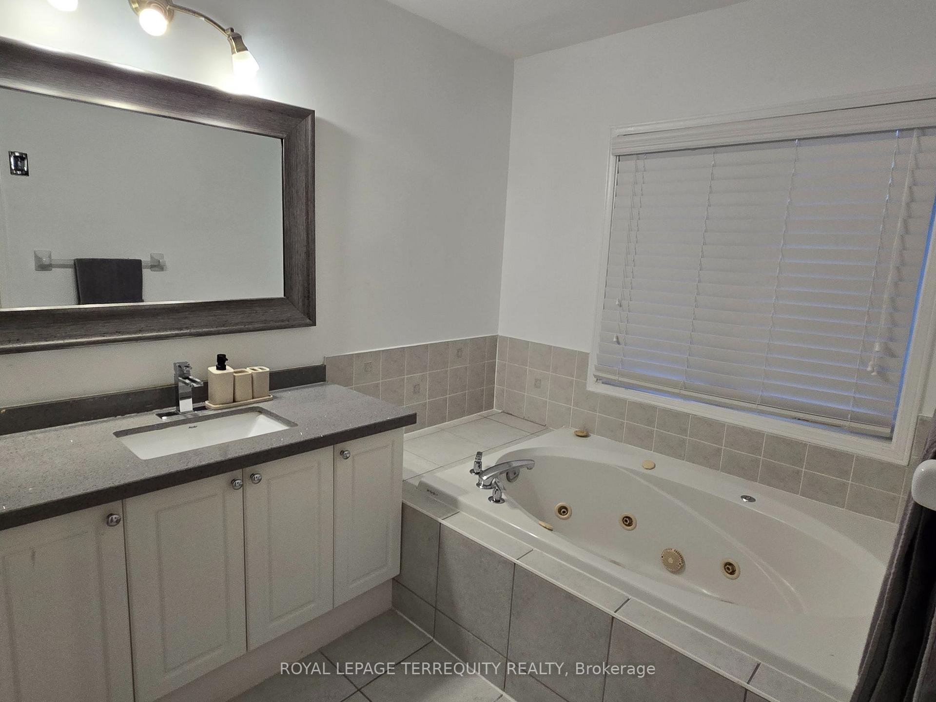 Photo 17 of 7155 Lowville Heights, Mississauga, Lisgar — HOMEH