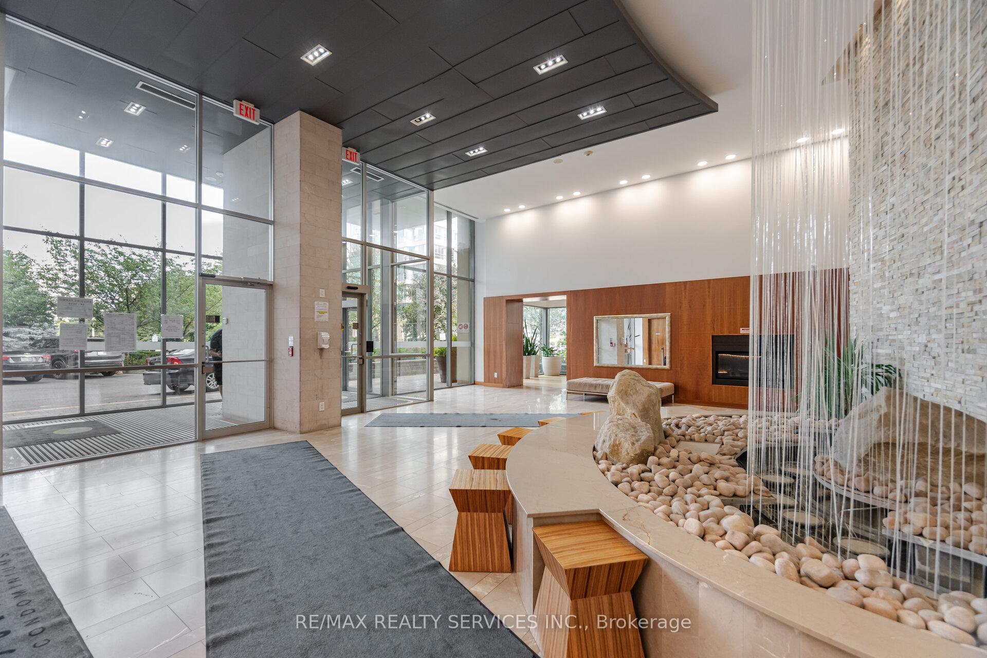 Photo 6 of Unit 810, 225 Webb Drive, Mississauga, City Centre — HOMEH