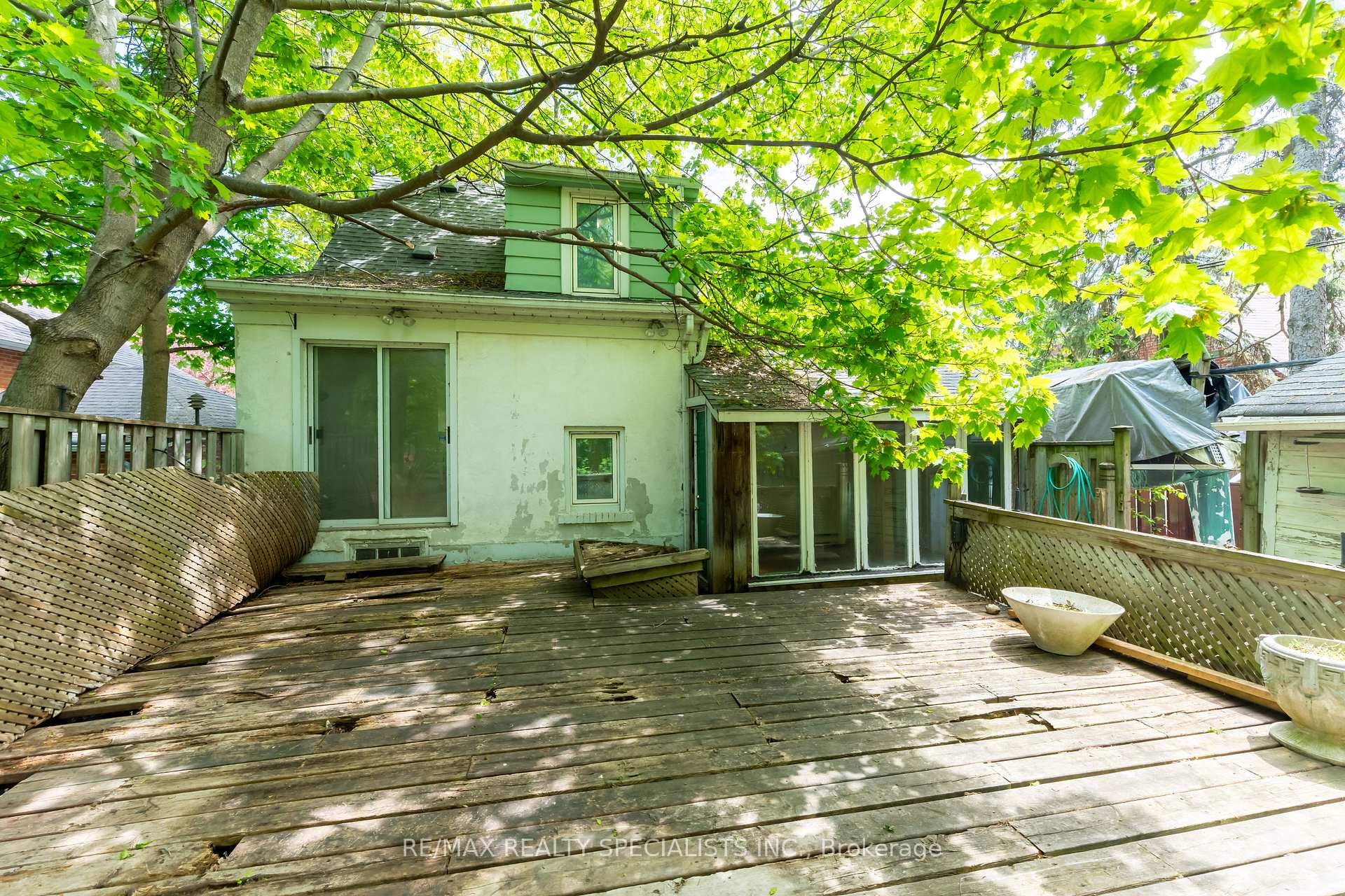 Photo 10 of 4 Elton Crescent, Etobicoke, Long Branch — HOMEH