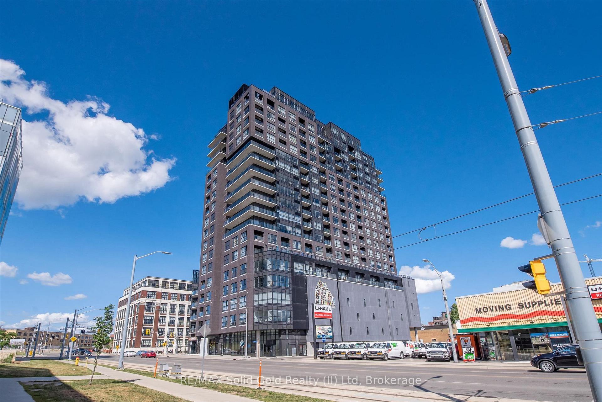 Front of Unit 1807, 1 Victoria Street S