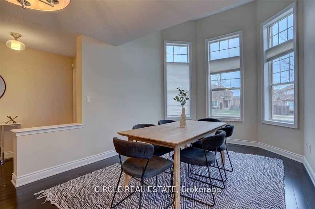 Photo 4 of Unit Upper Portion, 2971 Westoak Trails Boulevard, Oakville, Westmount — HOMEH