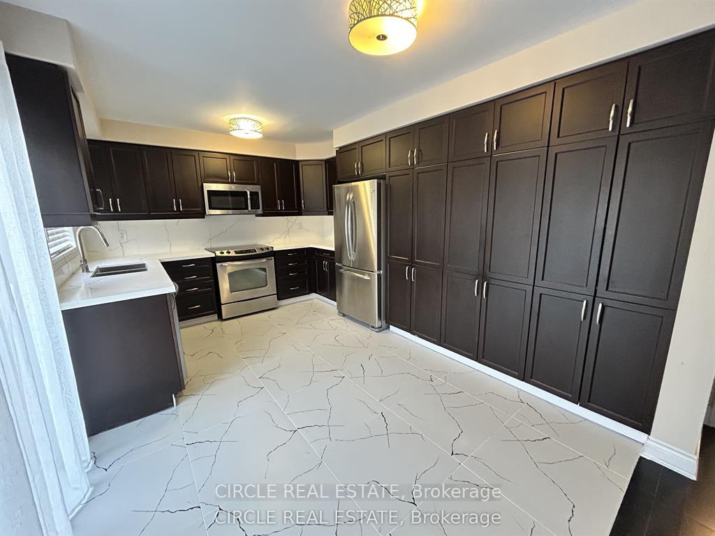 Photo 12 of Unit Upper Portion, 2971 Westoak Trails Boulevard, Oakville, Westmount — HOMEH