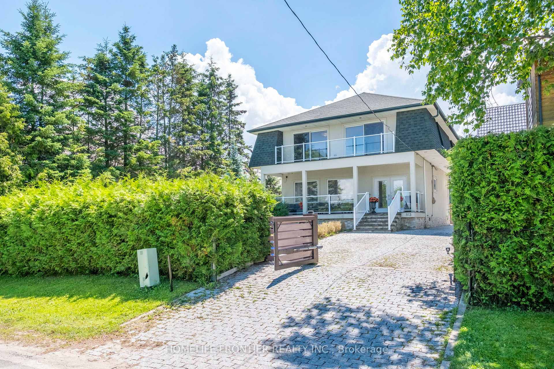 Photo 2 of 813 Lake Drive E, Georgina, Sutton & Jackson's Point — HOMEH