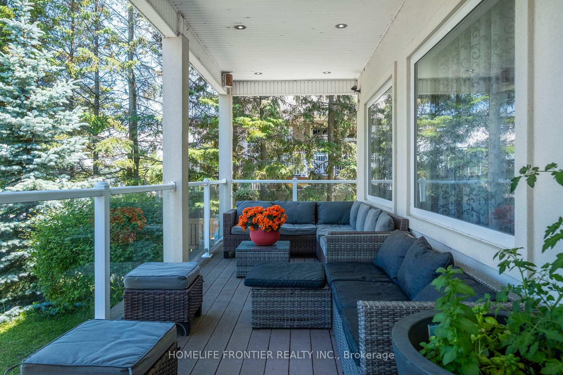 Photo 4 of 813 Lake Drive E, Georgina, Sutton & Jackson's Point — HOMEH