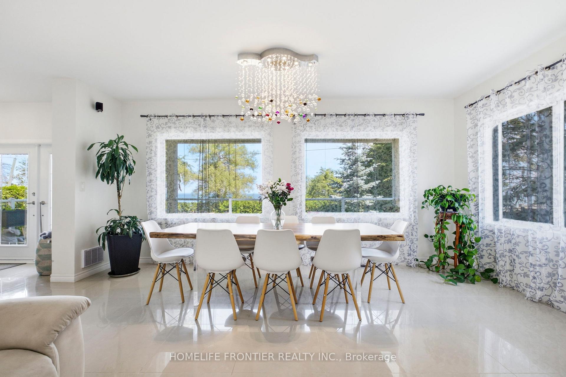 Photo 9 of 813 Lake Drive E, Georgina, Sutton & Jackson's Point — HOMEH