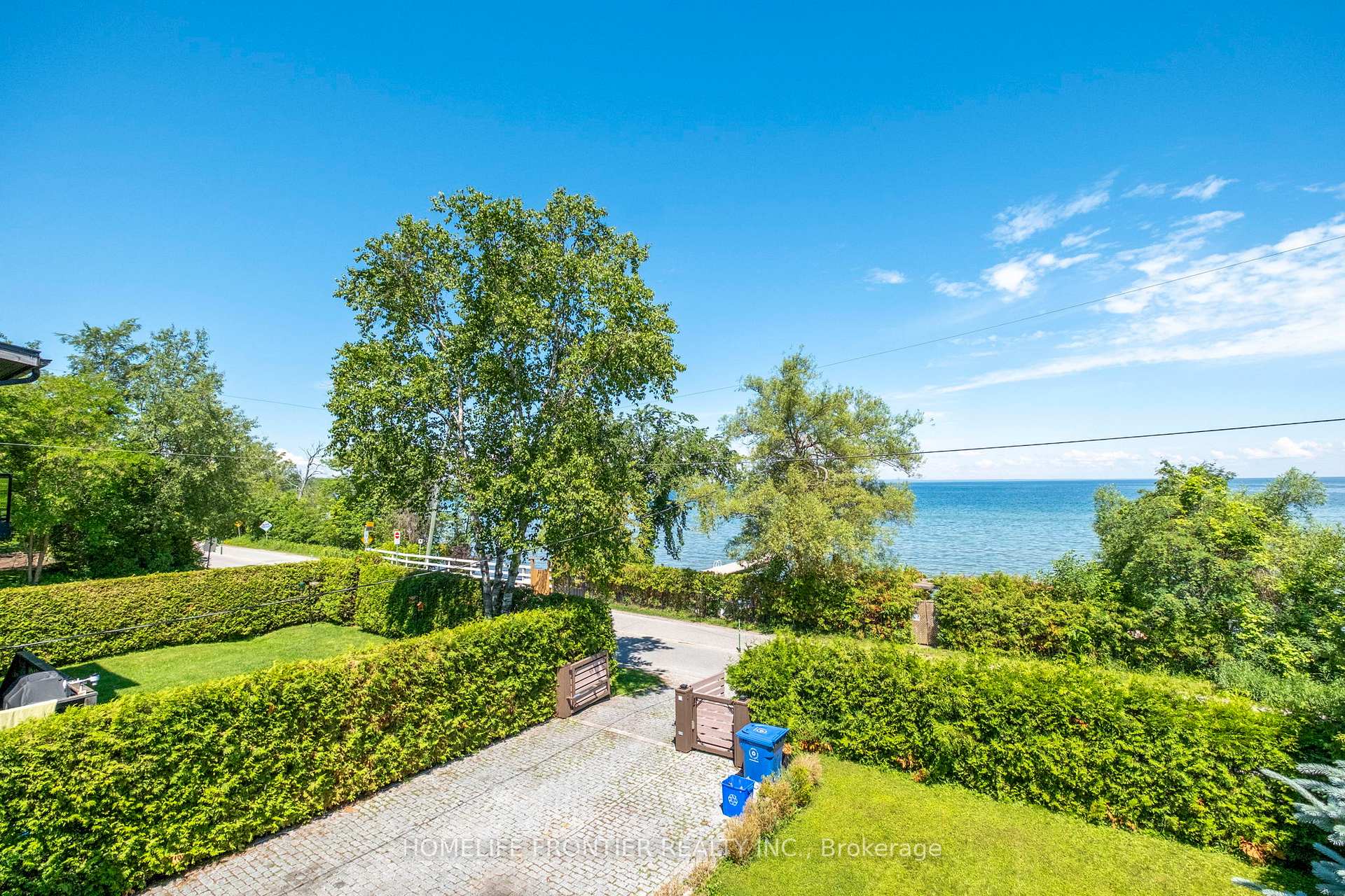 Photo 32 of 813 Lake Drive E, Georgina, Sutton & Jackson's Point — HOMEH