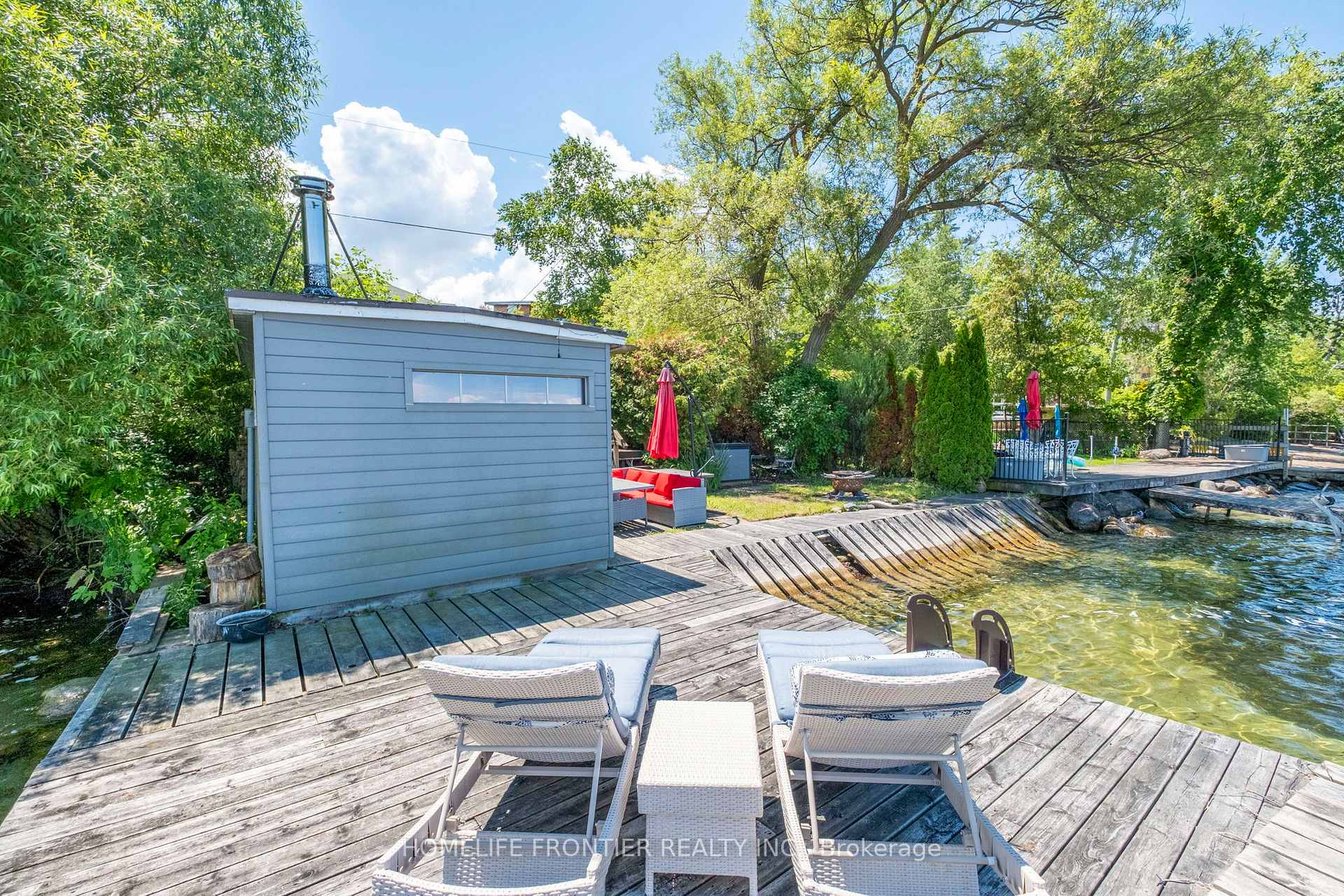 Photo 40 of 813 Lake Drive E, Georgina, Sutton & Jackson's Point — HOMEH